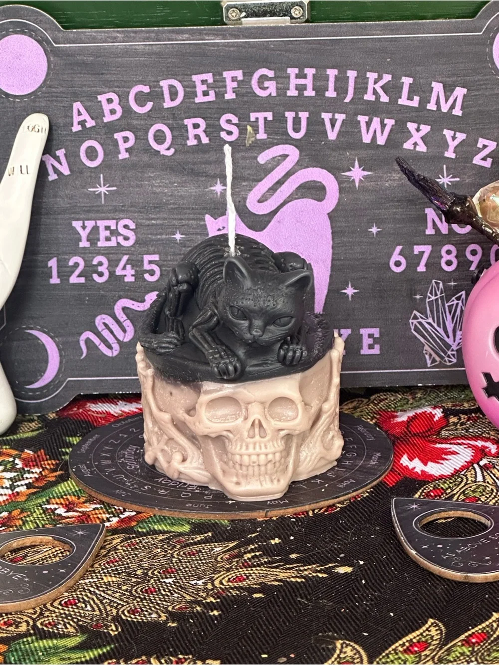 Graveyard Familiar Candle